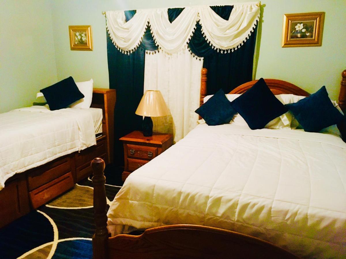 מונטגומרי 2 Bedroom Sleeps 6 Spacious Luxury Apartment 79 מראה חיצוני תמונה